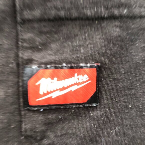 Milwaukee Mens T-Shirt Size 2X Black Short Sleeve Casual Pocket Tee Pullover - Picture 6 of 9